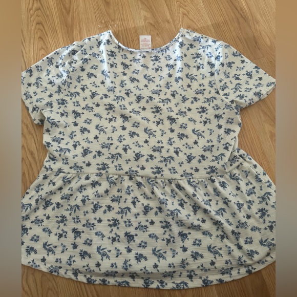 Walmart No Boundaries Floral T-Shirt XL - Picture 2 of 3